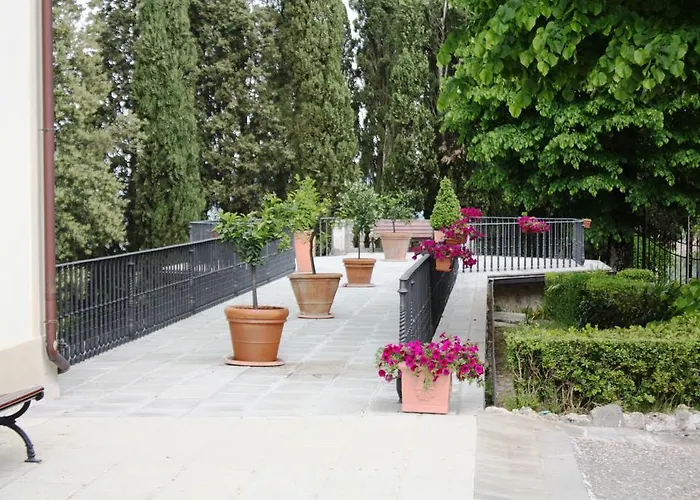 Montarioso فندق سيينا