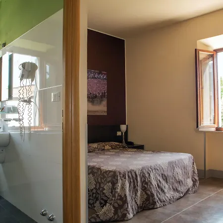 Отель Montarioso